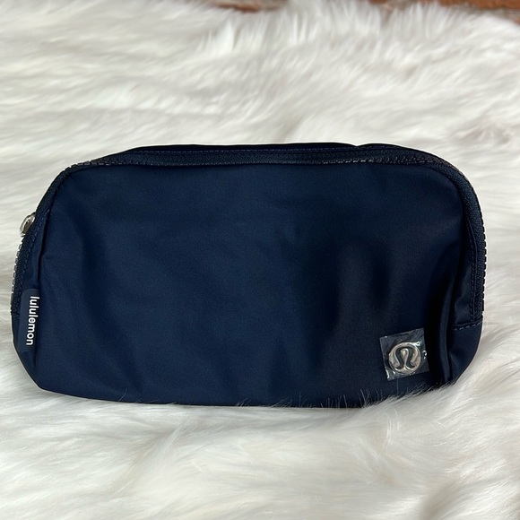 LULULEMON | Everywhere Belt Bag 1L - Picture 3 of 9